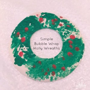 simple bubble wrap holly wreaths 400
